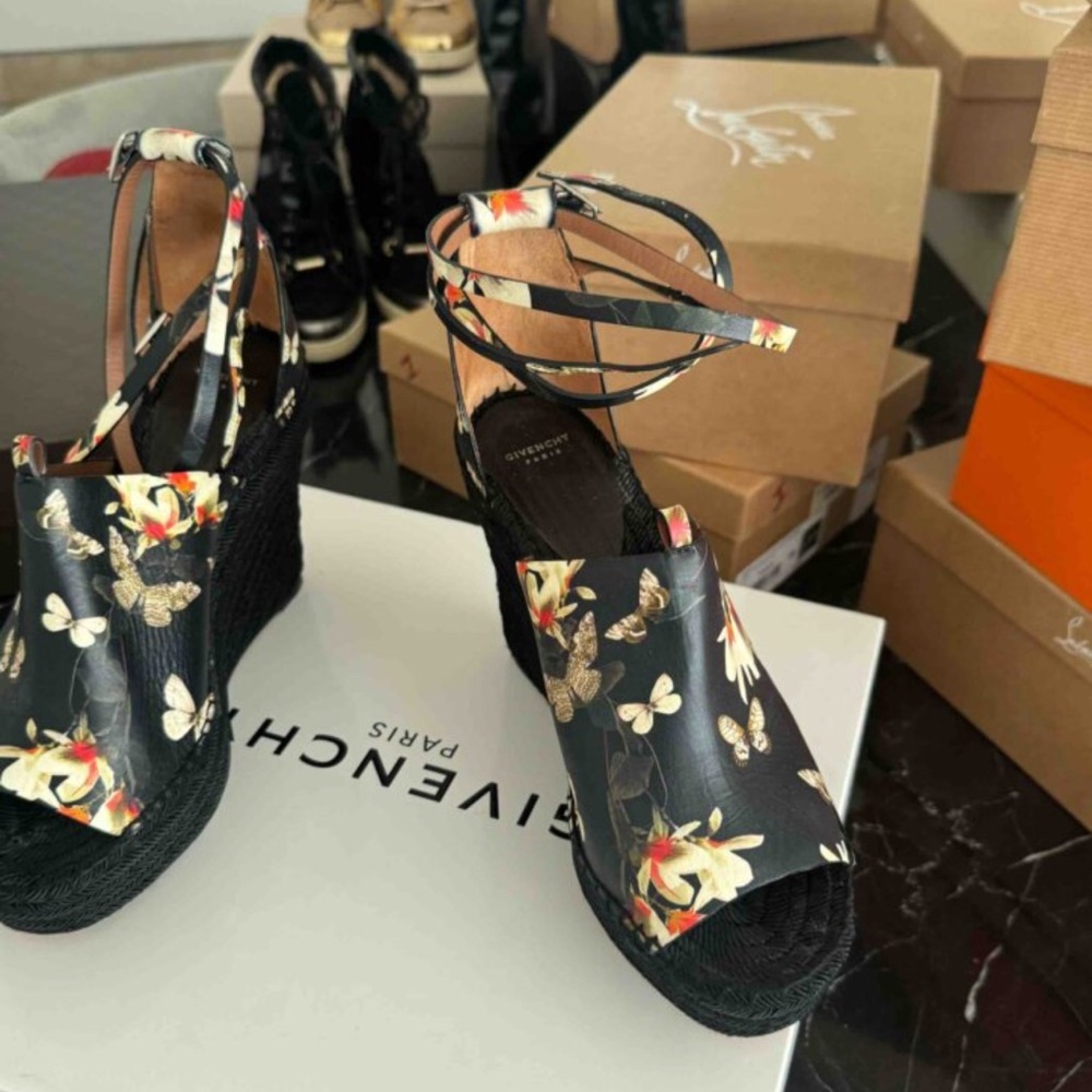 Givenchy Black and Cream Floral Wedges - Picture 3 of 9